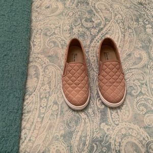 Steve Madden Ecentrcq Quilted Sneaker